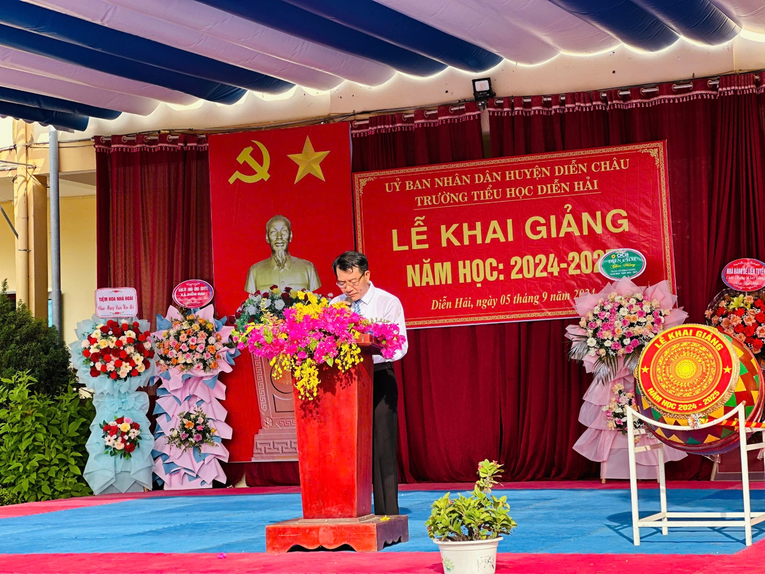 HT đọc diễn văn